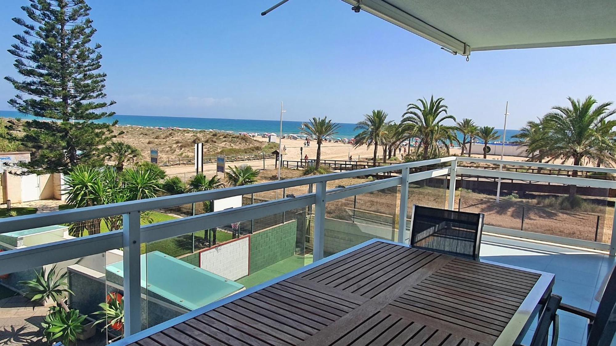 Aigua Blava Primera Linea - Alquiler Solo Familias Playa de Gandia ภายนอก รูปภาพ