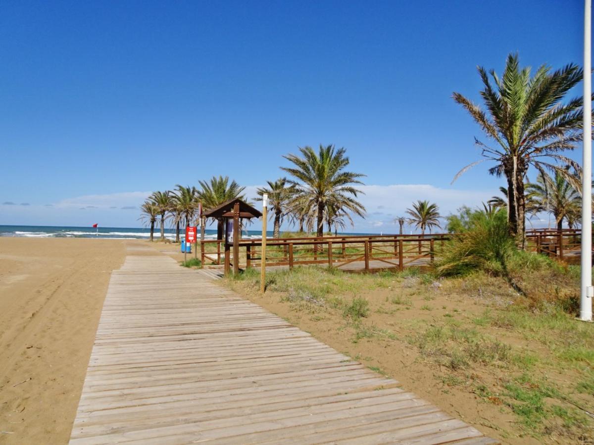 Aigua Blava Primera Linea - Alquiler Solo Familias Playa de Gandia ภายนอก รูปภาพ